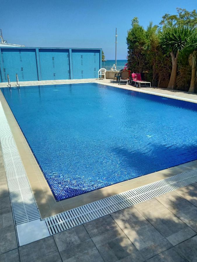 Stelia'S Seagate Studio Apt. Larnaca Exteriör bild