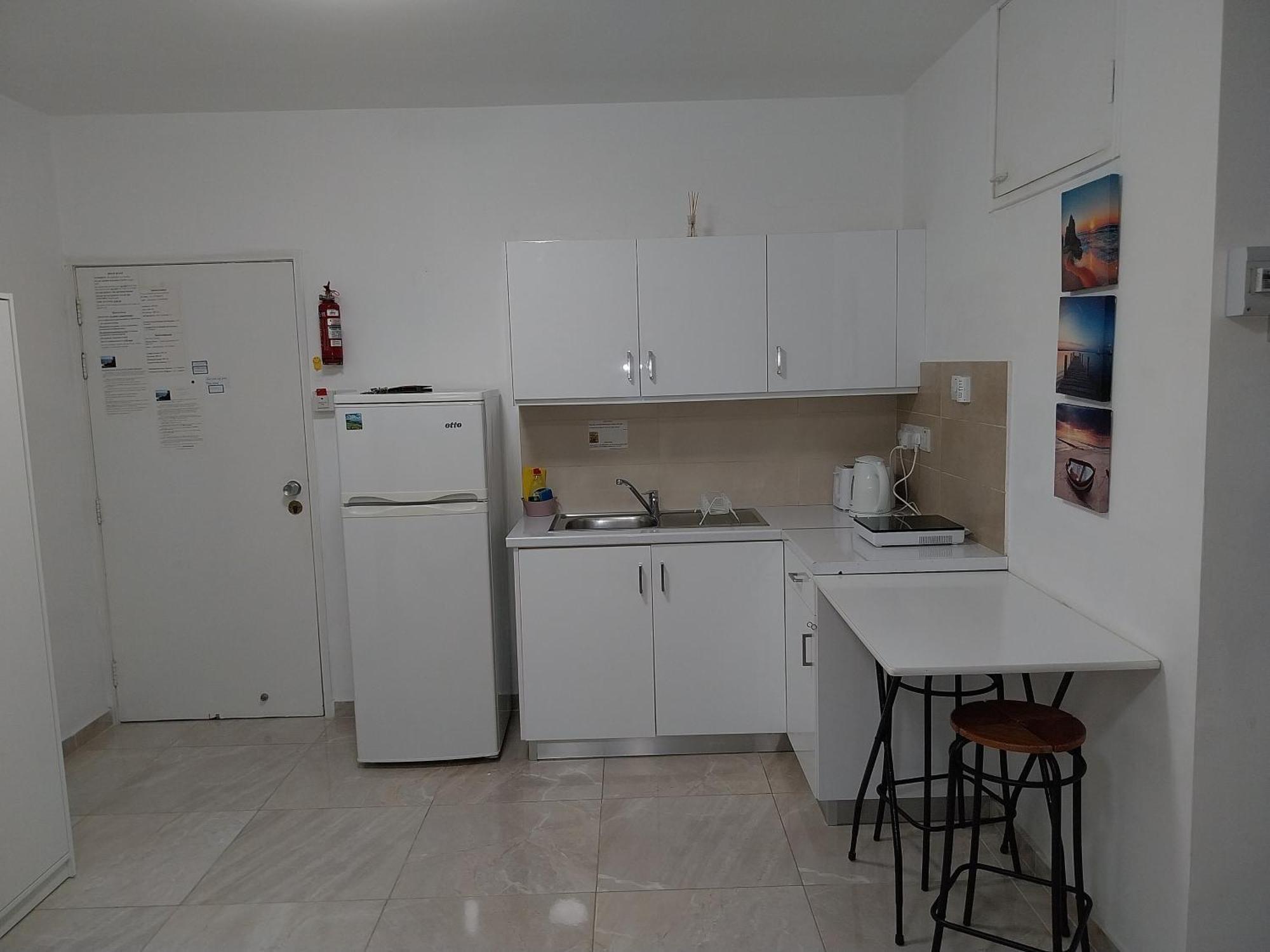 Stelia'S Seagate Studio Apt. Larnaca Exteriör bild