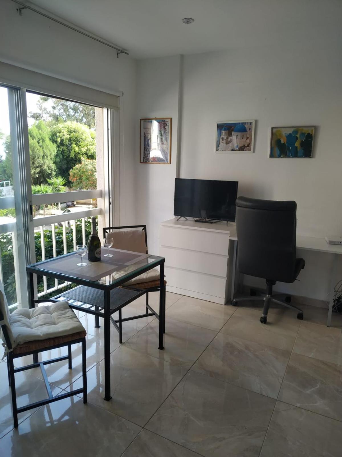 Stelia'S Seagate Studio Apt. Larnaca Exteriör bild