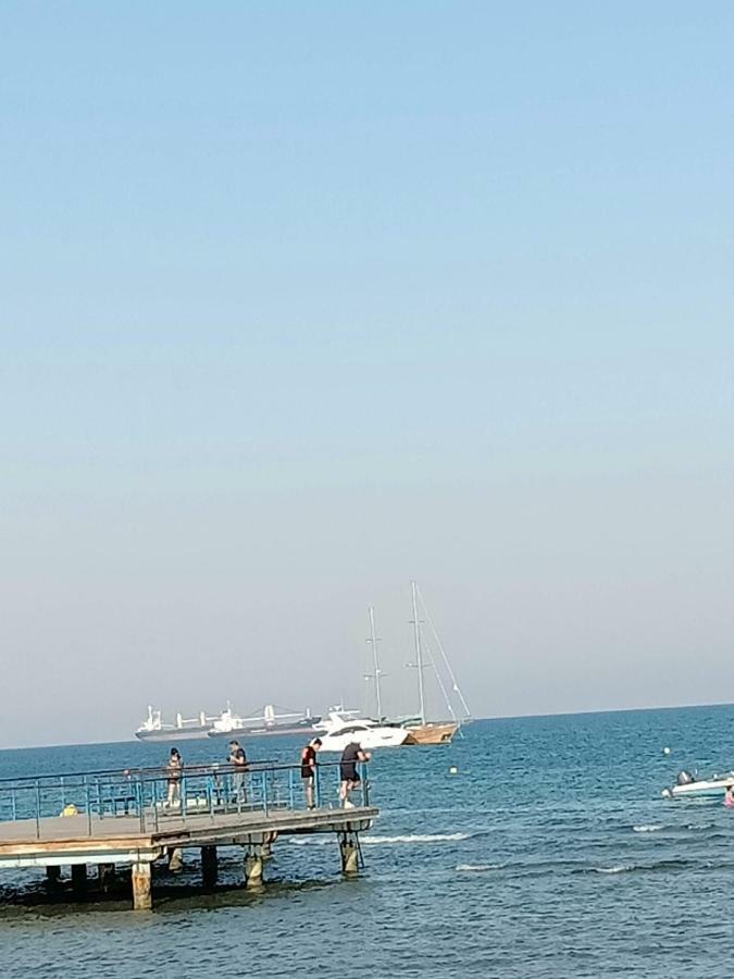 Stelia'S Seagate Studio Apt. Larnaca Exteriör bild